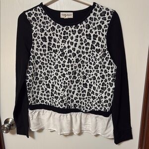 Code Bleu Black and White Leopard Print Top Size XL